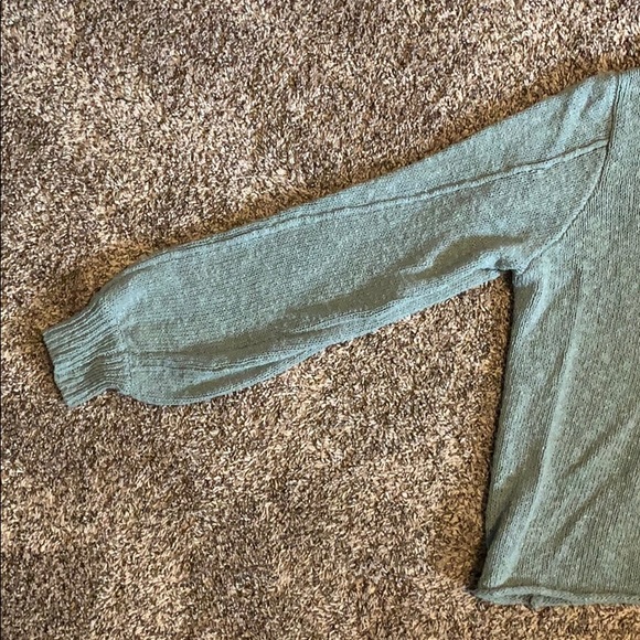 Green Cropped Sweater - Picture 2 of 3